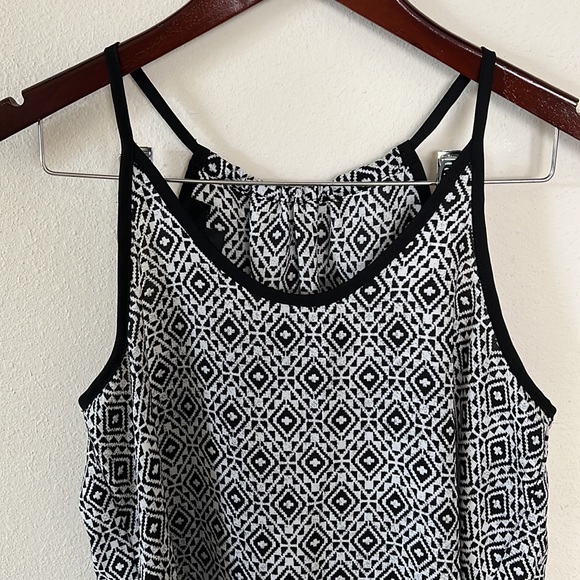 IZ Byer Tank Top - Picture 3 of 10
